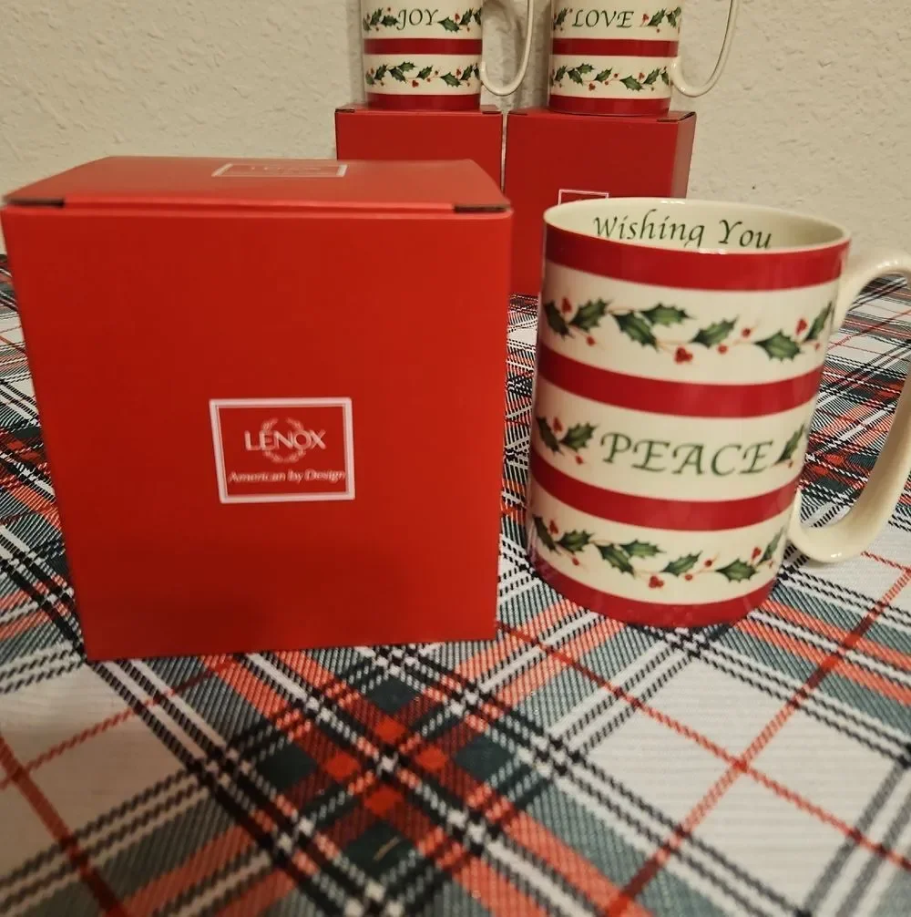 Set Of 3 Lenox Holiday Wishes PEACE, JOY, LOVE Mugs